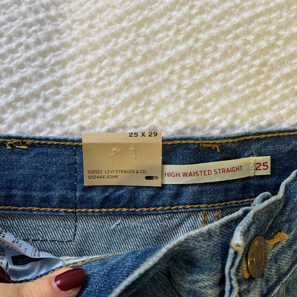 Levi’s high waisted straight ripped jeans - Picture 6 of 11